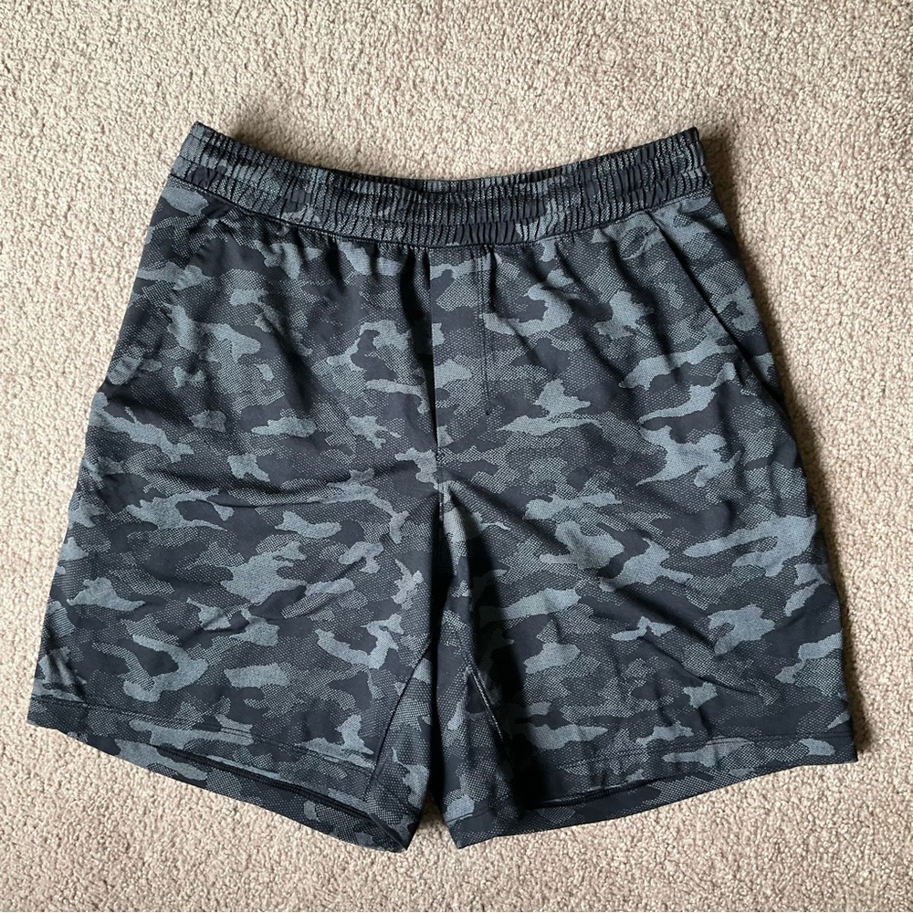 Lululemon Pace Breaker 9” Lined in Variegated Multi Camo Black